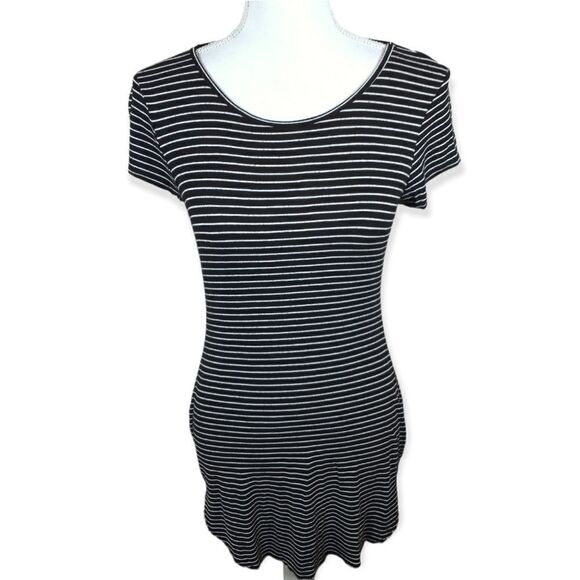 WETSEAL BLACK & WHITE STRIPE DRESS SZ.M GUC - Picture 1 of 7